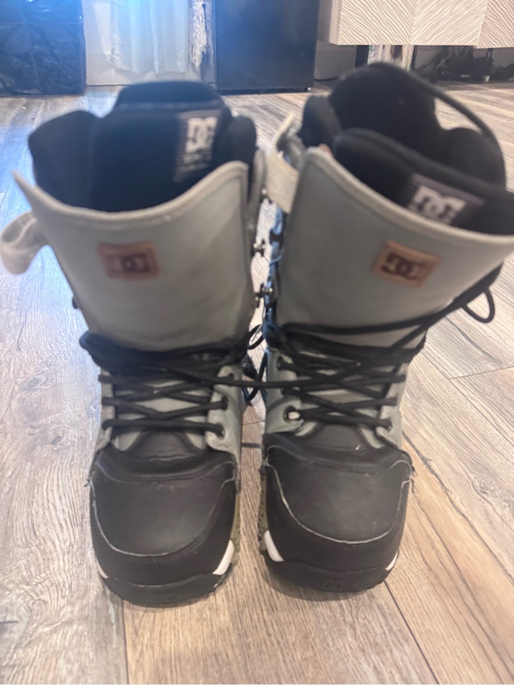 DC Men's Black and Gray Snowboard Boots with Brown Logo Patch